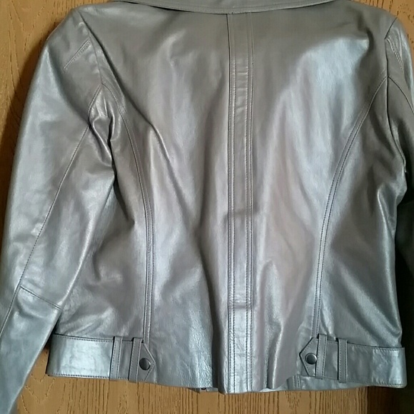 Leather jacket - Picture 2 of 6